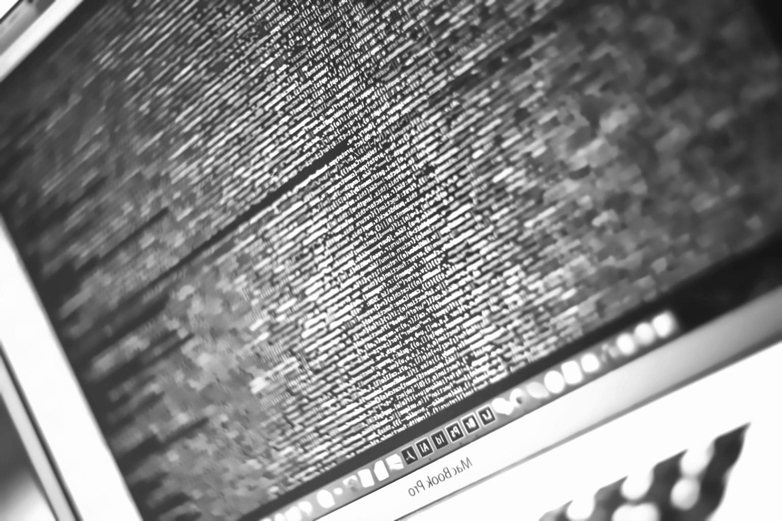 Étudiant travaillant sur un projet de réalité augmentée dans notre laboratoire